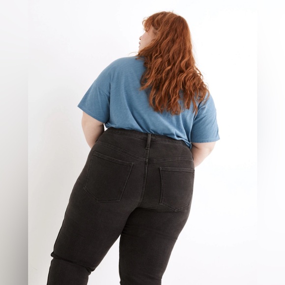 Plus High-Rise Skinny Jeans in Starkey Wash - Picture 2 of 5